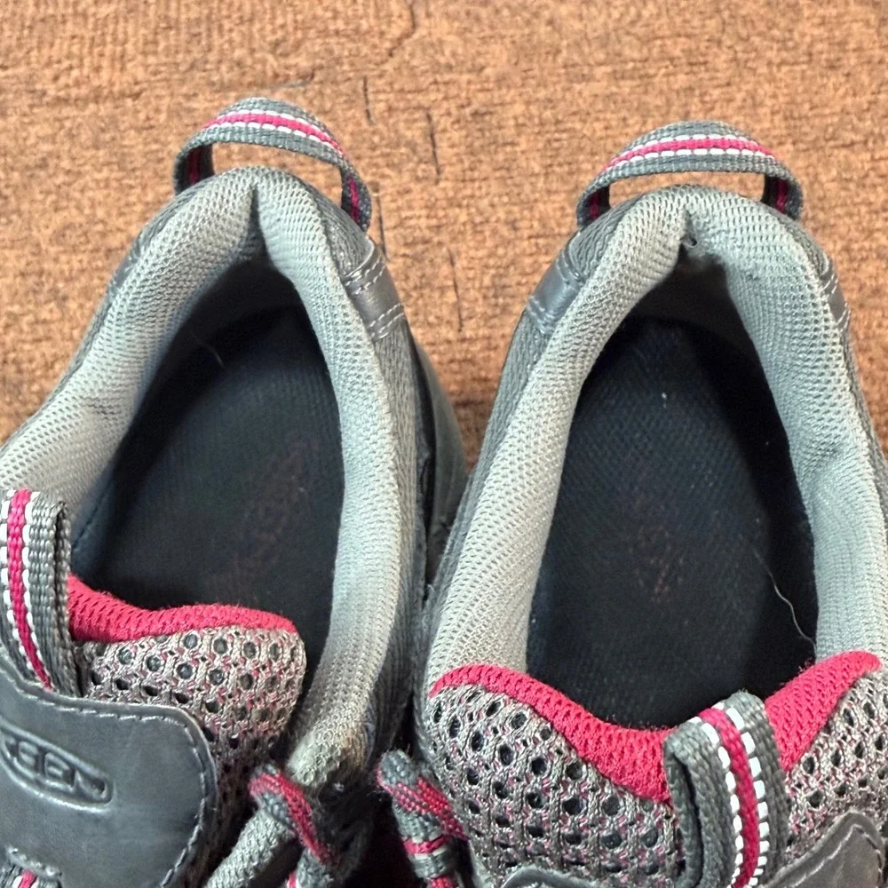 Keen Voyageur Womens Hiking Shoes Gray Pink Leather Mesh Low Top 1011280 Size 10
